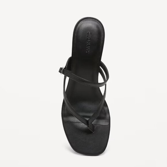 Old Navy Kitten Heel Thong Sandals in Black - Picture 4 of 5